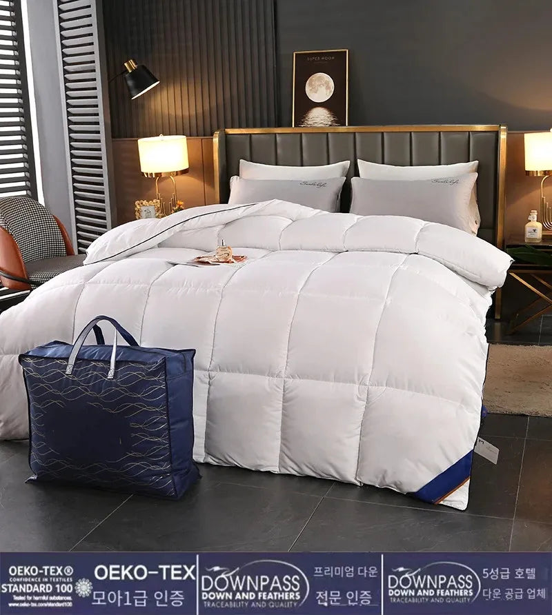 Hotel Style Comforter Queen King Lightweight Fluffy Comfortable and Breathable Soft Winter Quilt Very Warm 220x240 Quilts Blanke