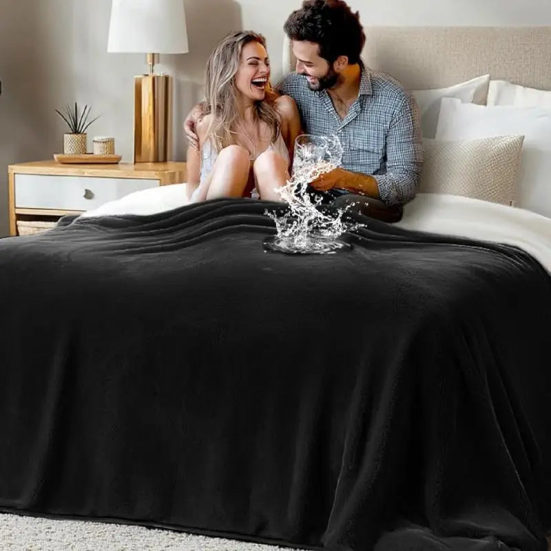 Waterproof Blanket for Bed Sofa Couch, Water Resistant Blanket，Reversible Leakproof Bed Cover for Adults Elderly Pets