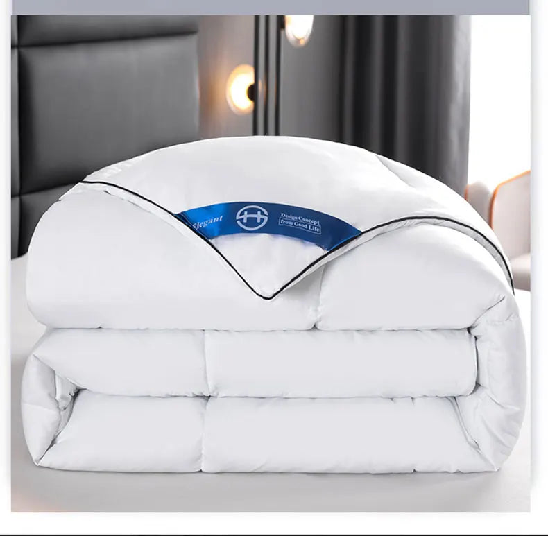 Hotel Style Comforter Queen King Lightweight Fluffy Comfortable and Breathable Soft Winter Quilt Very Warm 220x240 Quilts Blanke