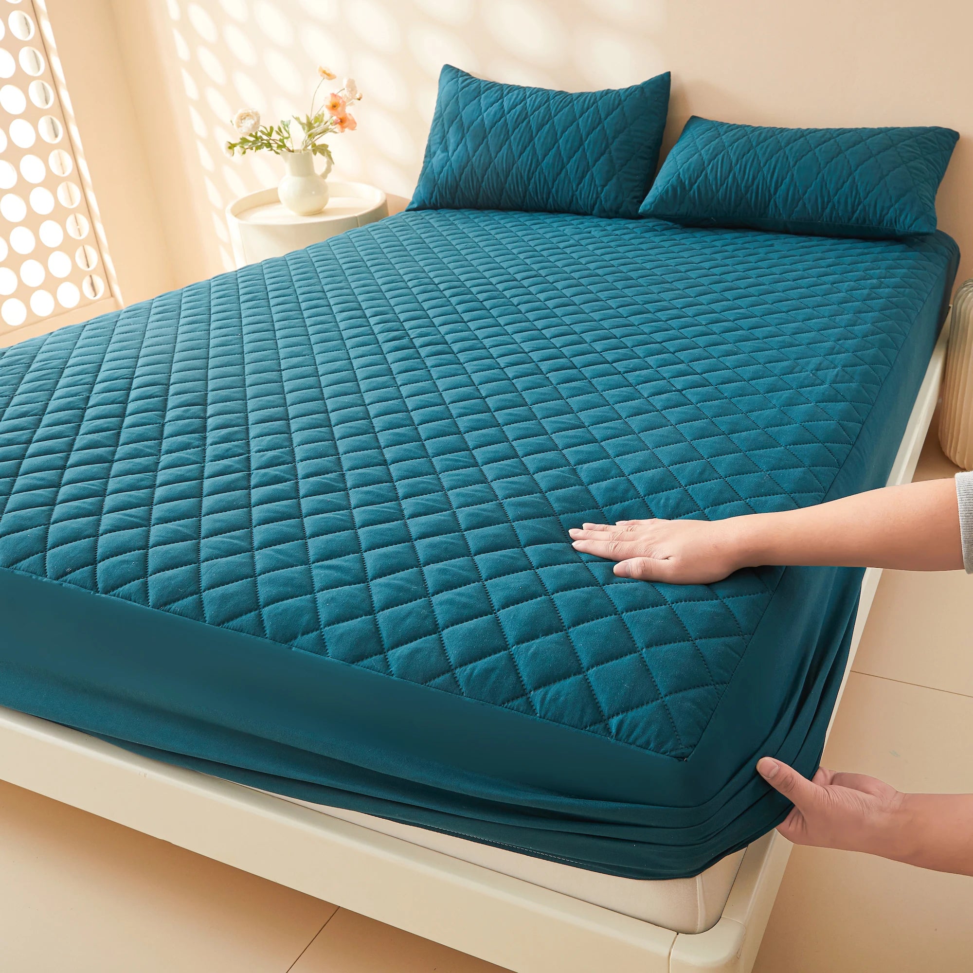 1pc Quilted Waterproof Fitted Sheet, Machine Washable Mattress Protector Single Double Bed Cover