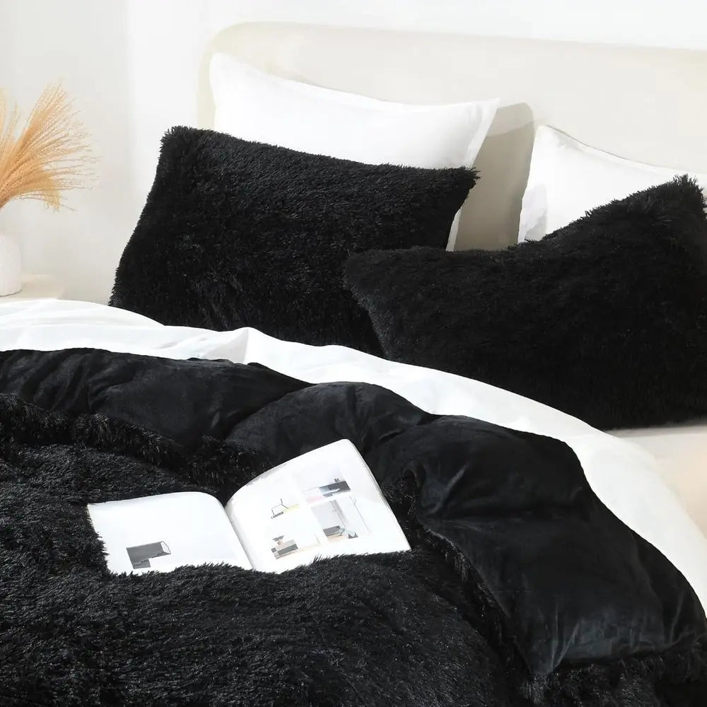 Queen Size Plush Faux Fur Comforter Set, 3-Piece Velvet Bedding with 1 Blanket and 2 Pillowcases