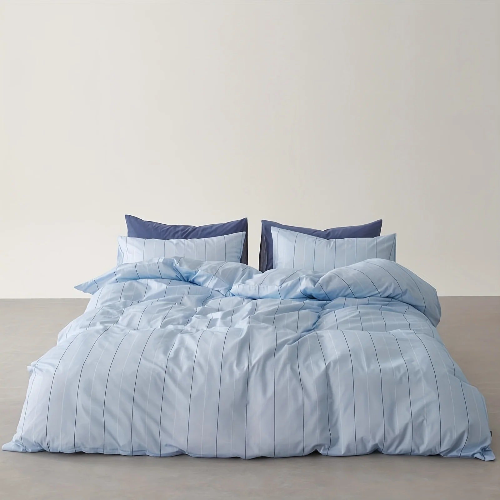 All-Cotton Light Blue Nordic Minimalist Style Line Print Duvet Cover Three-Piece Set