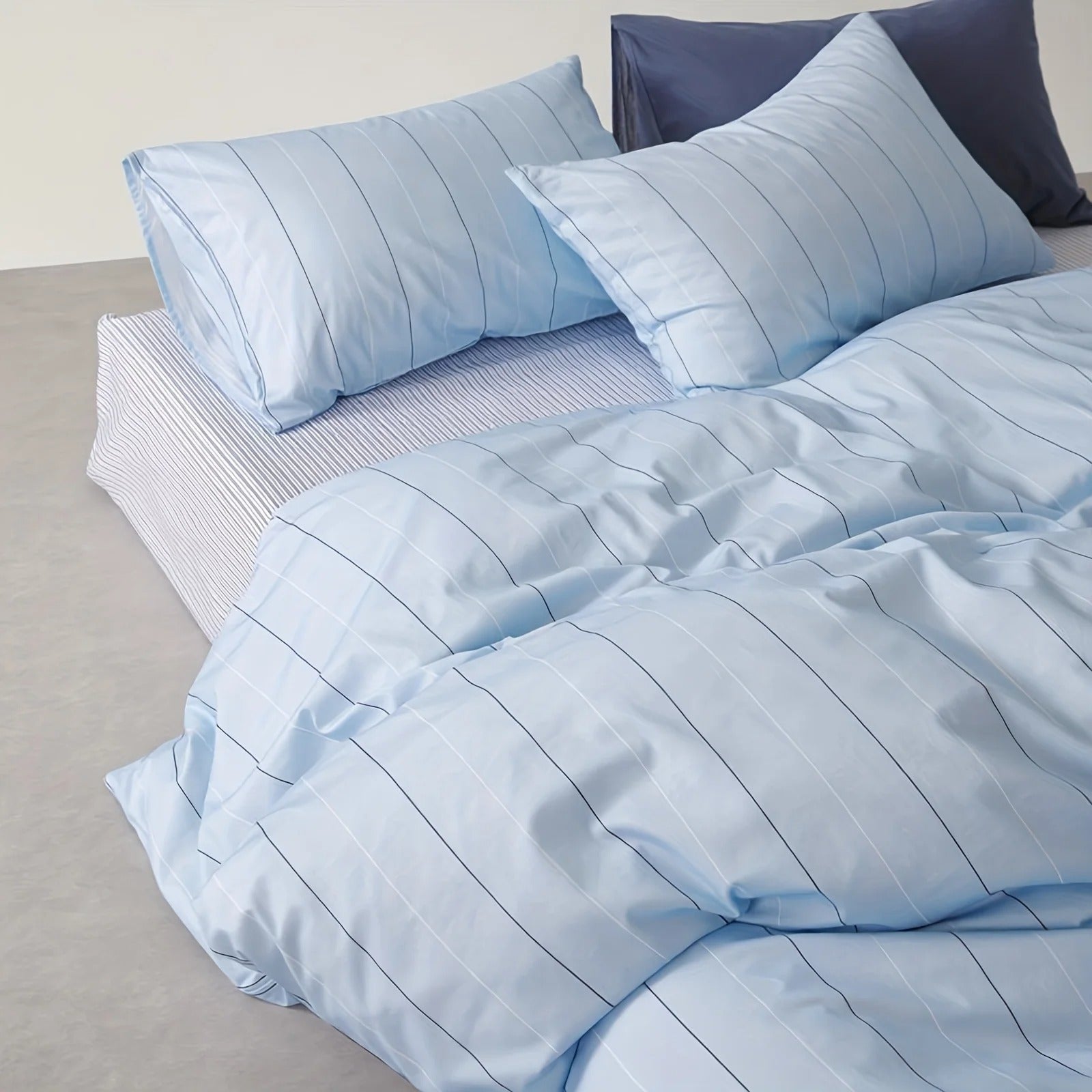 All-Cotton Light Blue Nordic Minimalist Style Line Print Duvet Cover Three-Piece Set