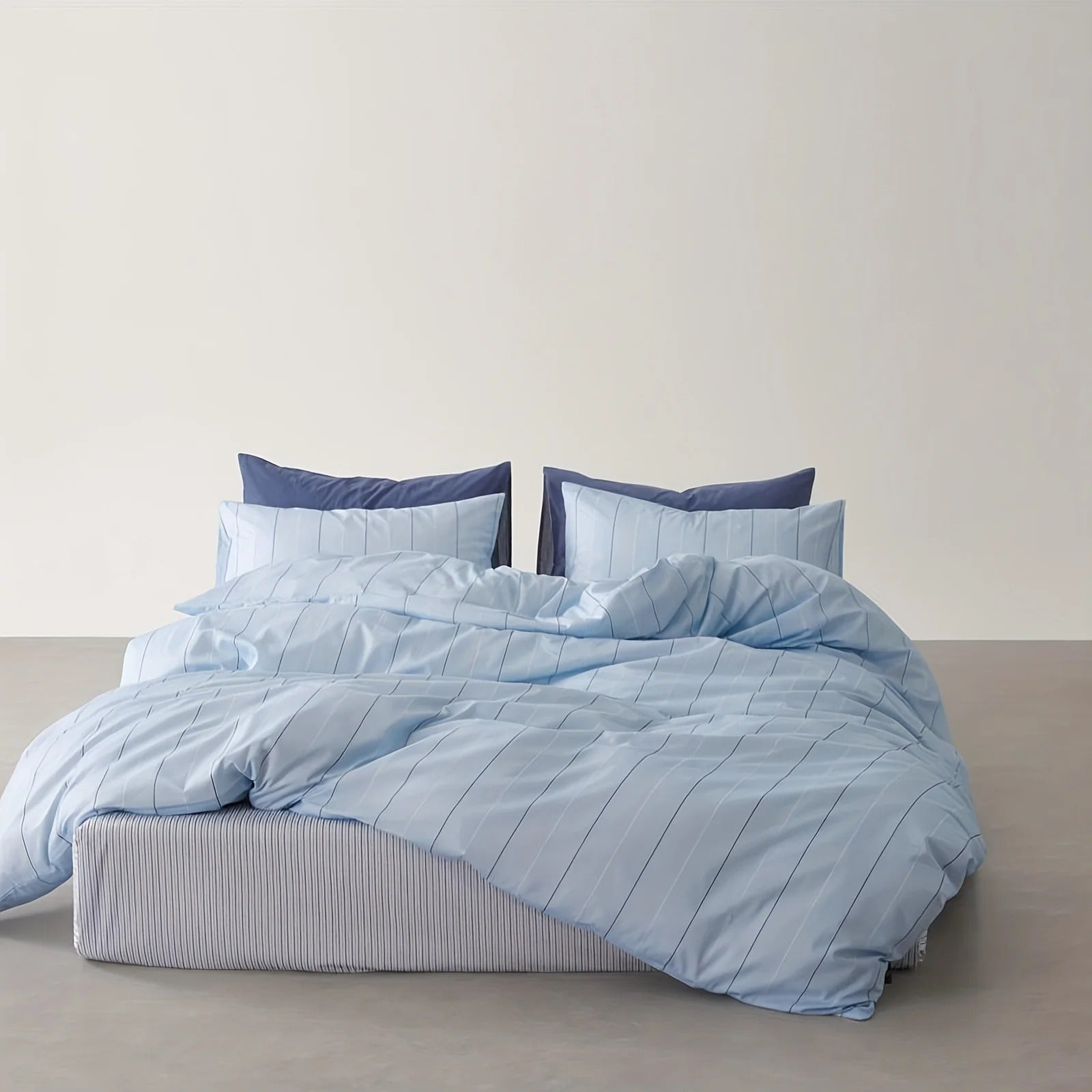 All-Cotton Light Blue Nordic Minimalist Style Line Print Duvet Cover Three-Piece Set